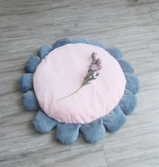 Washable Soft Flower Shape Blanket For Dogs (various options) 7